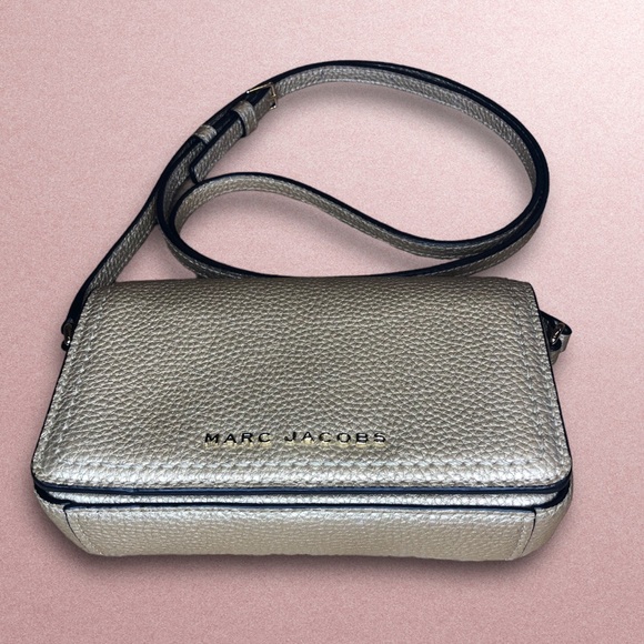 Like New Marc Jacobs Groove Gold Metallic Leather Mini Crossbody Bag - Picture 5 of 6